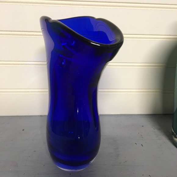 Vase - Picture 2 of 3